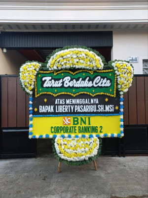 Papan Bunga Duka di Brumbungan