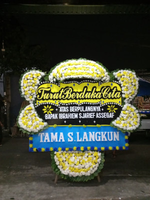 Papan Bunga Duka di Brumbungan
